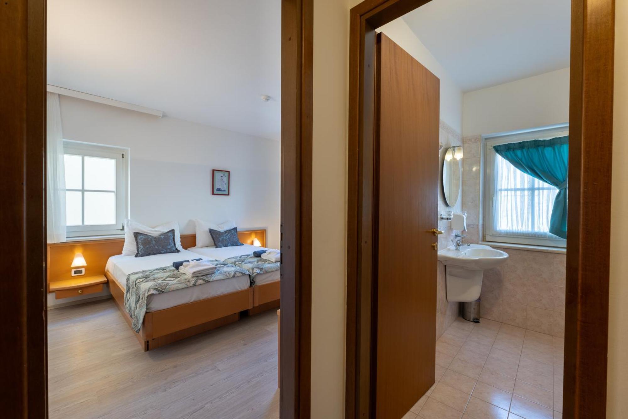 Villa Fontana Трогир Экстерьер фото